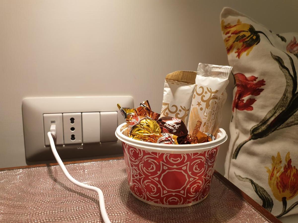 "Infrascata" Cento Metri Dal Mann Apartment Napoli Bagian luar foto