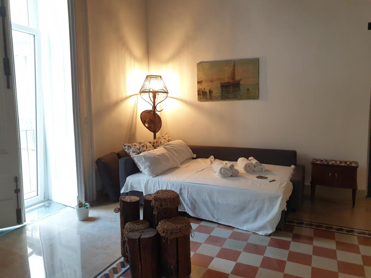 "Infrascata" Cento Metri Dal Mann Apartment Napoli Bagian luar foto